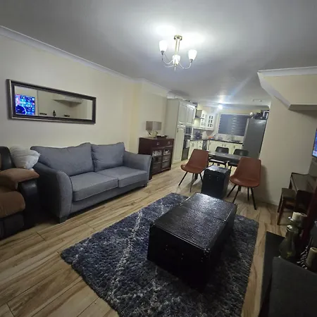 Gracian Omb Ongar 3 Bed Apartment