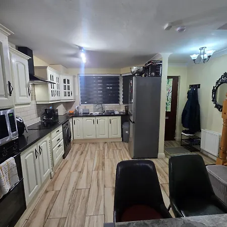 Gracian Omb Ongar 3 Bed *