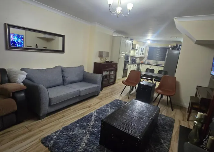 Gracian Omb Ongar 3 Bed Apartment