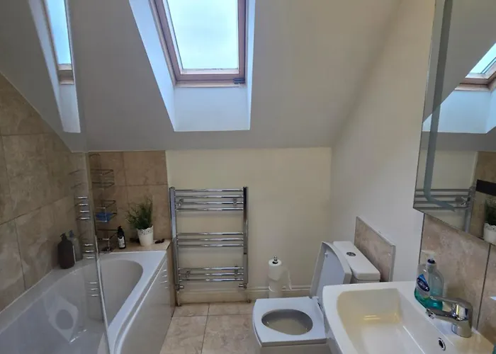 Gracian Omb Ongar 3 Bed *