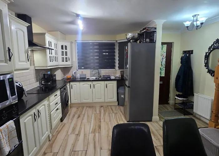 Gracian Omb Ongar 3 Bed *