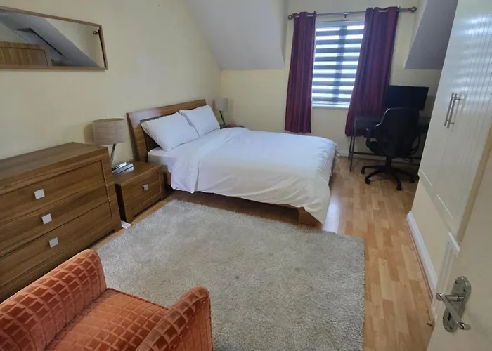 Gracian Omb Ongar 3 Bed