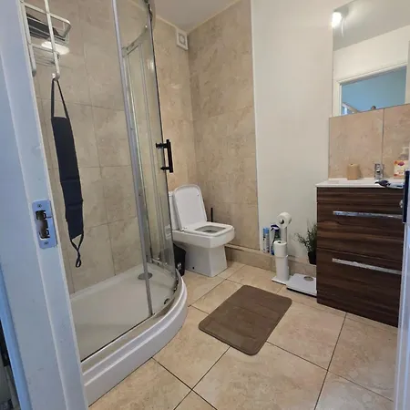 شقة Gracian Omb Ongar 3 Bed